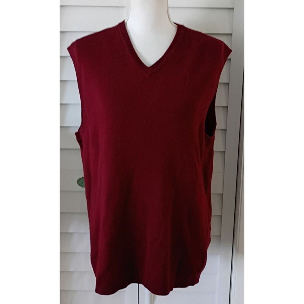 Tommy Hilfiger men's Merino Wool V-Neck Sleeveless Burgundy Vest L
